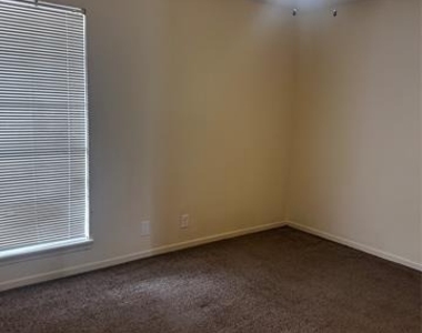 728 Redbird Lane - Photo Thumbnail 15