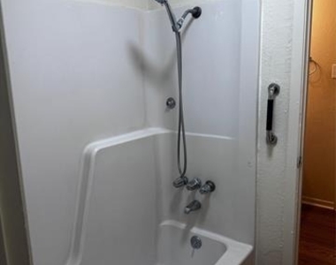 728 Redbird Lane - Photo Thumbnail 12
