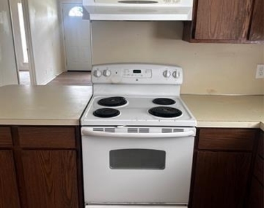 728 Redbird Lane - Photo Thumbnail 6
