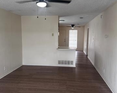 728 Redbird Lane - Photo Thumbnail 2