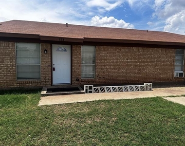 728 Redbird Lane - Photo Thumbnail 1