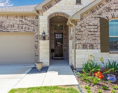 4507 Cypress Drive - Photo Thumbnail 2