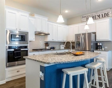 4507 Cypress Drive - Photo Thumbnail 7