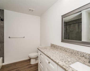 7340 Parkside Place Drive - Photo Thumbnail 15