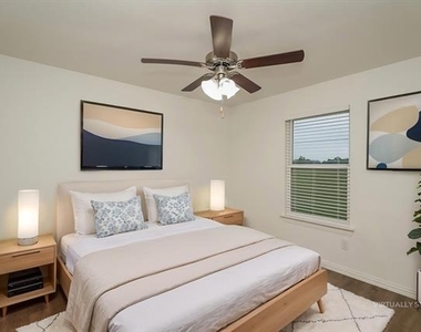 7340 Parkside Place Drive - Photo Thumbnail 11