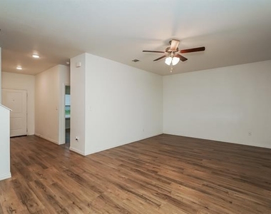 7340 Parkside Place Drive - Photo Thumbnail 3