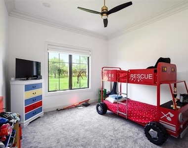 635 Highpoint Road - Photo Thumbnail 24