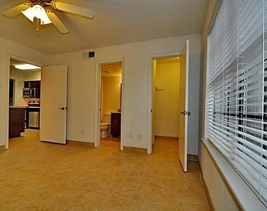 6910 Skillman Street - Photo Thumbnail 4