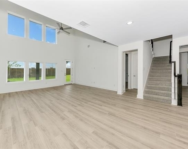 17229 Oxborough Drive - Photo Thumbnail 10