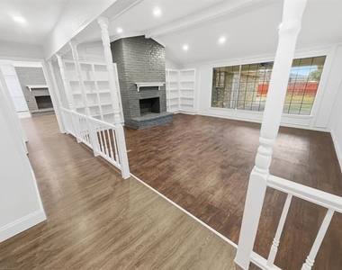2409 Castle Street - Photo Thumbnail 4