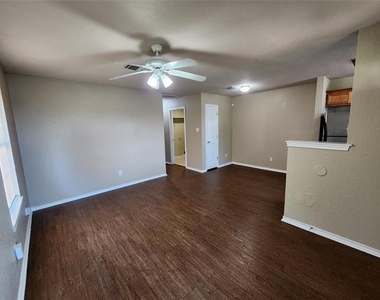 1429 E Robert Street - Photo Thumbnail 1