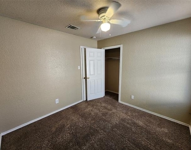 1429 E Robert Street - Photo Thumbnail 13