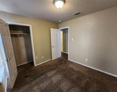 1429 E Robert Street - Photo Thumbnail 16