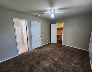 1429 E Robert Street - Photo Thumbnail 9