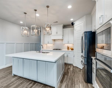 820 Manchester Avenue - Photo Thumbnail 5