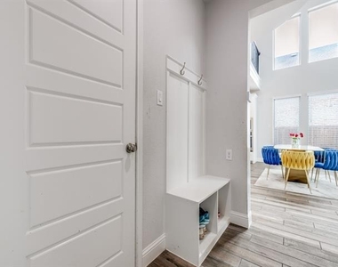820 Manchester Avenue - Photo Thumbnail 18