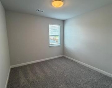 3115 Cordelia Drive - Photo Thumbnail 9