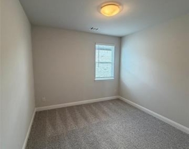 3115 Cordelia Drive - Photo Thumbnail 7