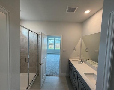 3115 Cordelia Drive - Photo Thumbnail 6