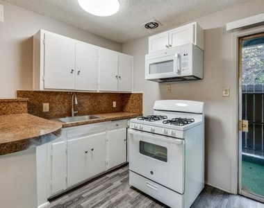 2213 Capri Drive - Photo Thumbnail 2