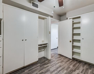 2213 Capri Drive - Photo Thumbnail 5