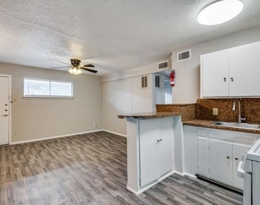 2213 Capri Drive - Photo Thumbnail 3
