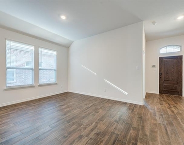 3127 Maverick Drive - Photo Thumbnail 8