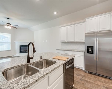 3127 Maverick Drive - Photo Thumbnail 13