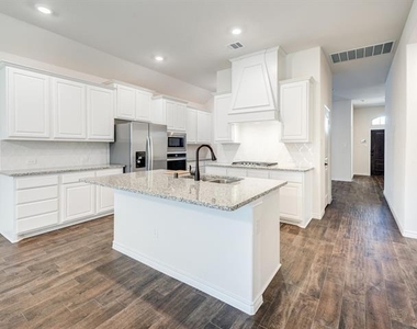 3127 Maverick Drive - Photo Thumbnail 10