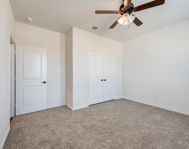 3127 Maverick Drive - Photo Thumbnail 5