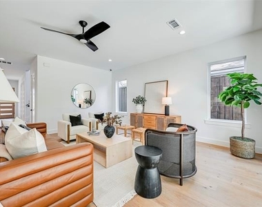 6226 Lakeshore Drive - Photo Thumbnail 7