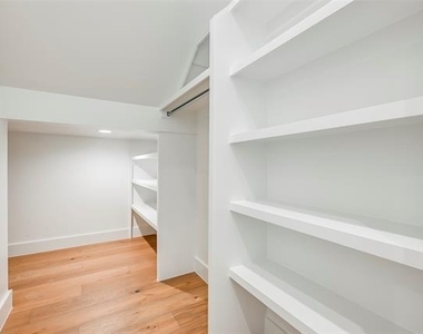 6226 Lakeshore Drive - Photo Thumbnail 24