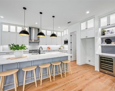 6226 Lakeshore Drive - Photo Thumbnail 3