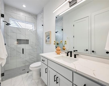 6226 Lakeshore Drive - Photo Thumbnail 17