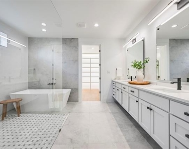 6226 Lakeshore Drive - Photo Thumbnail 10