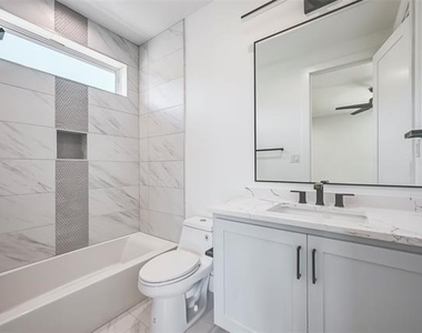 6226 Lakeshore Drive - Photo Thumbnail 19