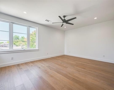 6226 Lakeshore Drive - Photo Thumbnail 18