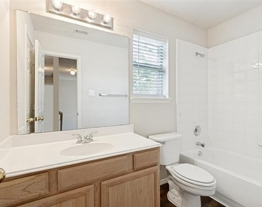 732 Fox Run Trail - Photo Thumbnail 10