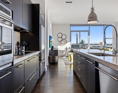 2200 Victory Avenue - Photo Thumbnail 2