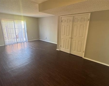 3813 Coates Circle - Photo Thumbnail 7