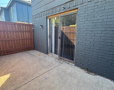 3813 Coates Circle - Photo Thumbnail 27