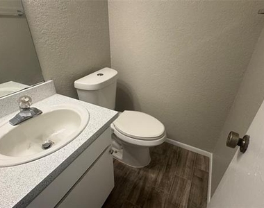 3813 Coates Circle - Photo Thumbnail 10