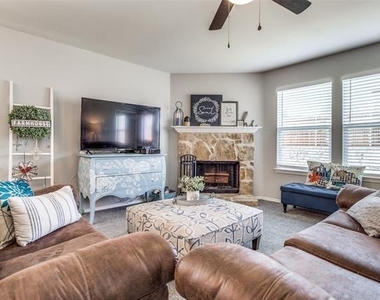 3001 Pinyon Place - Photo Thumbnail 4