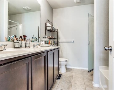 3001 Pinyon Place - Photo Thumbnail 18