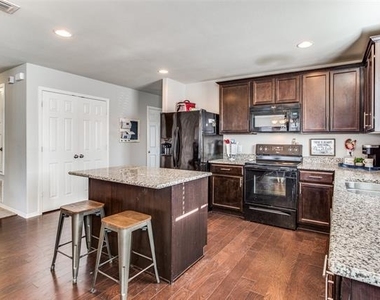 3001 Pinyon Place - Photo Thumbnail 8
