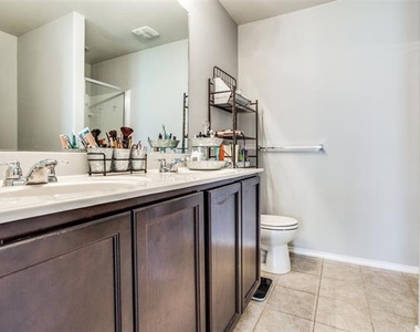 3001 Pinyon Place - Photo Thumbnail 17