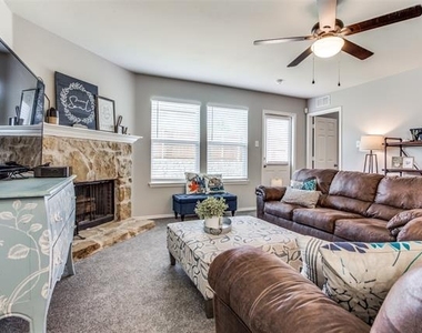 3001 Pinyon Place - Photo Thumbnail 3