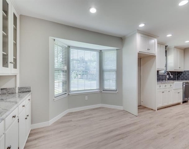 2020 Normandy Drive - Photo Thumbnail 7
