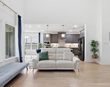 509 Cedarwood Street - Photo Thumbnail 8