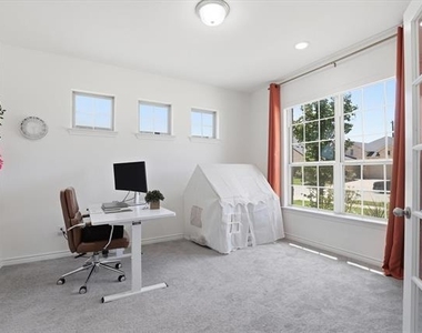 509 Cedarwood Street - Photo Thumbnail 3